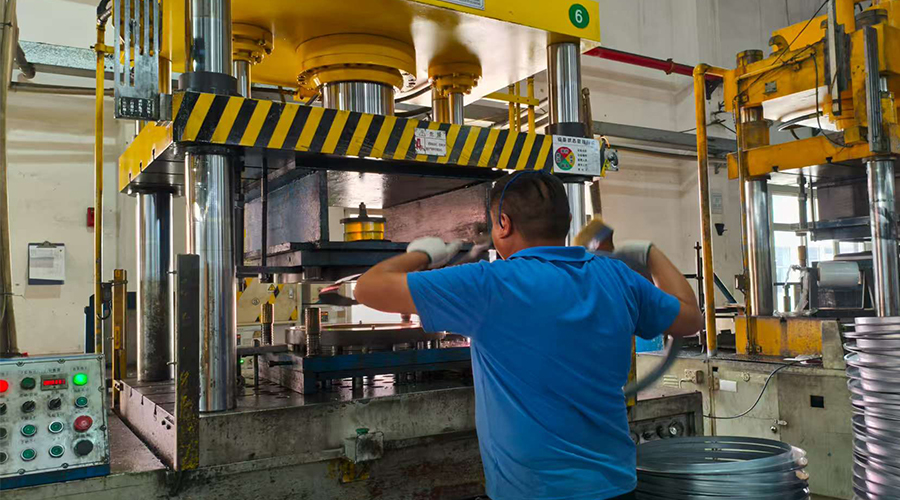 金環(huán)電器的滾筒干衣機(jī)如何適應(yīng)游艇、輪船等特殊海洋環(huán)境，確保高安全性和穩(wěn)定性？