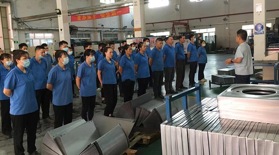 五一放假在即！金環(huán)電器沖壓車間開展早會強調工作效率