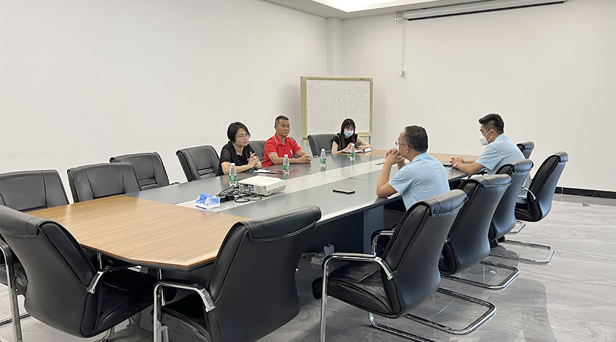 排憂難 提信心！鶴城鎮(zhèn)書(shū)記蒞臨金環(huán)電器開(kāi)展暖企活動(dòng)